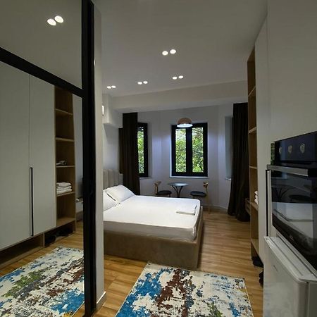 Luxury Apartments Blloku Тирана Екстер'єр фото