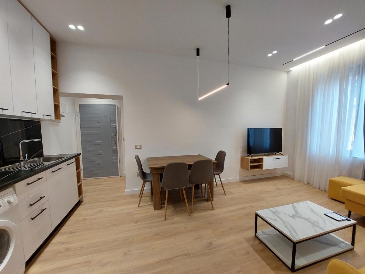 Luxury Apartments Blloku Тирана Екстер'єр фото