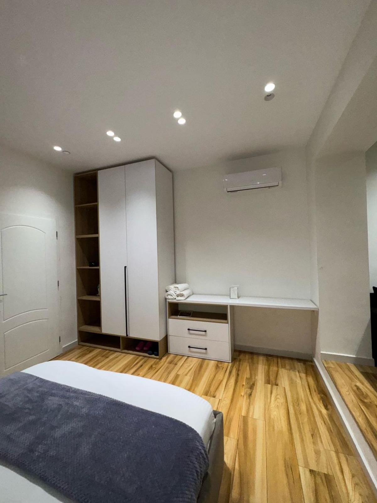 Luxury Apartments Blloku Тирана Екстер'єр фото