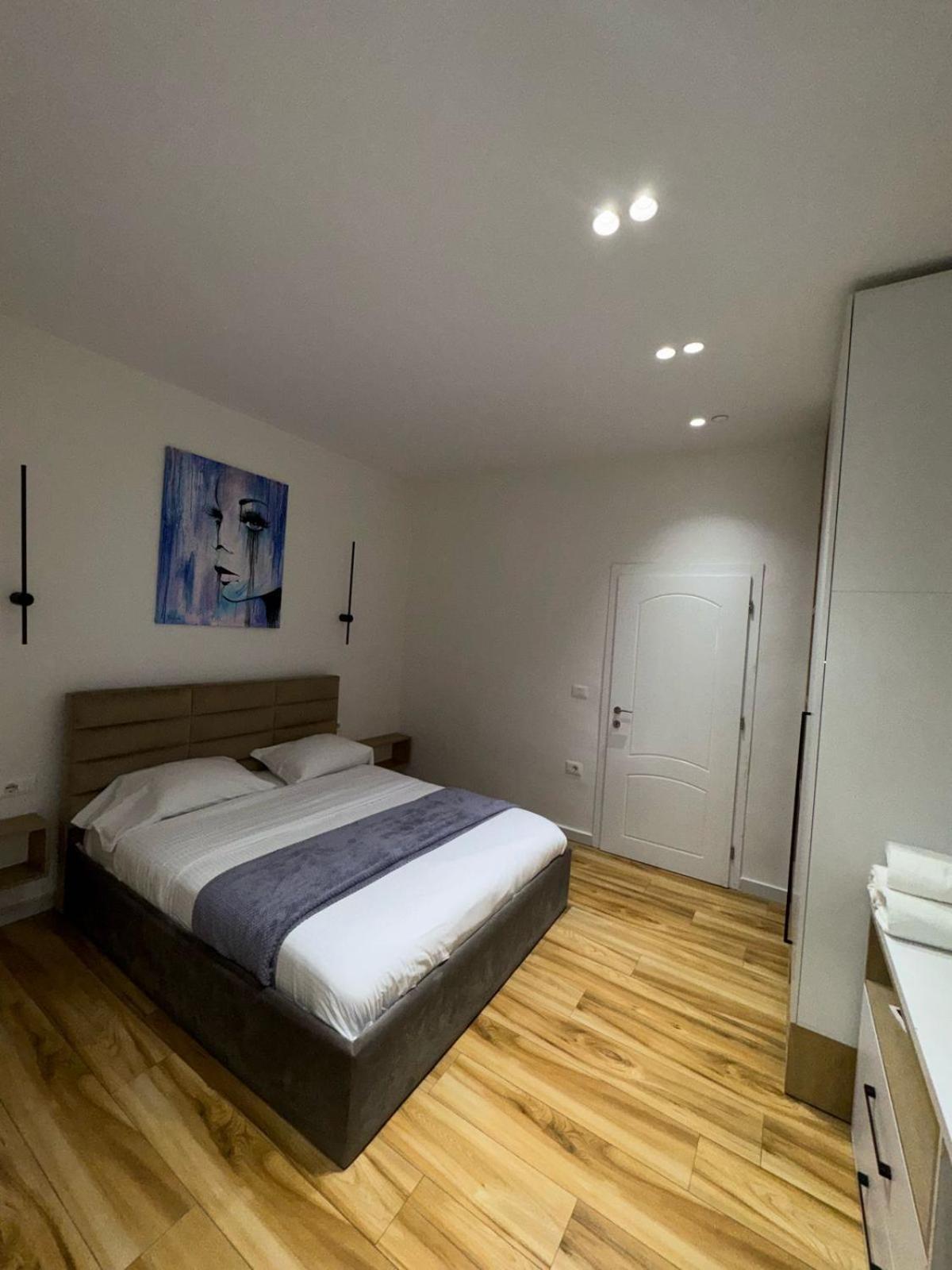 Luxury Apartments Blloku Тирана Екстер'єр фото