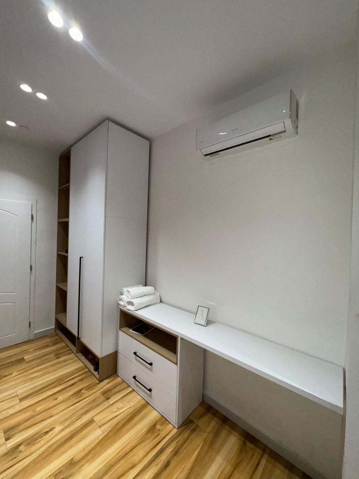 Luxury Apartments Blloku Тирана Екстер'єр фото