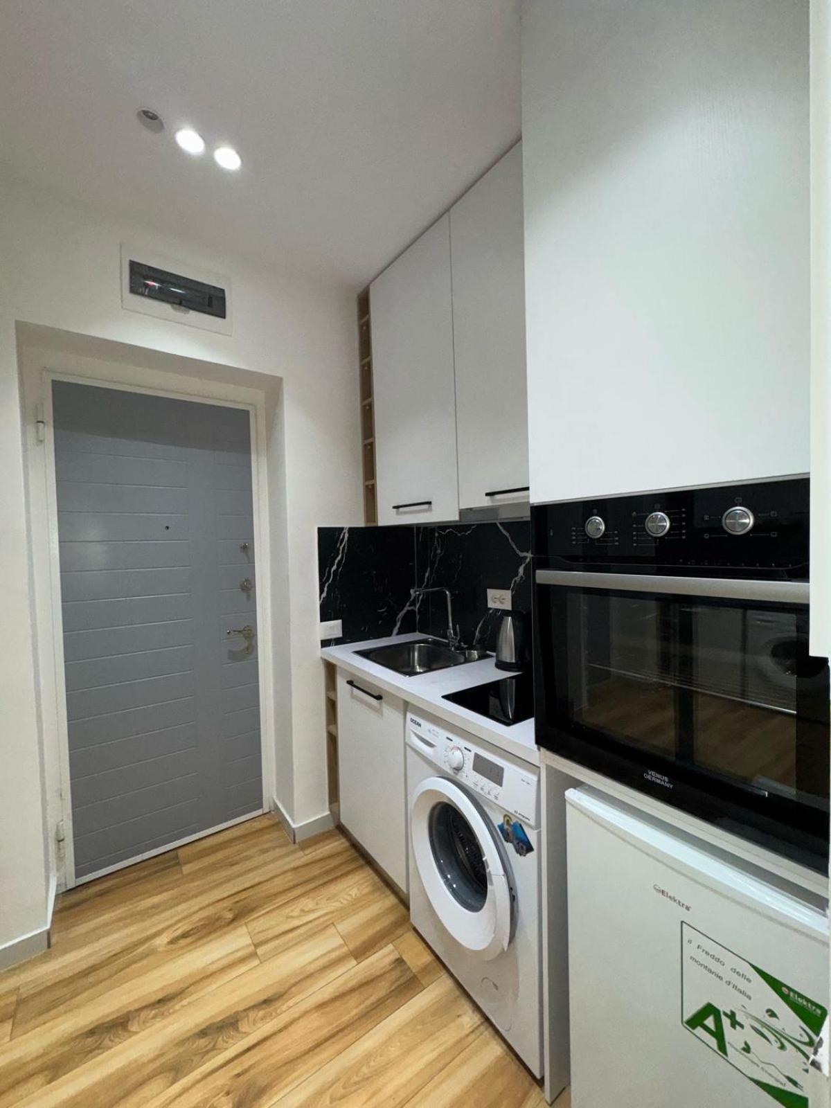 Luxury Apartments Blloku Тирана Екстер'єр фото